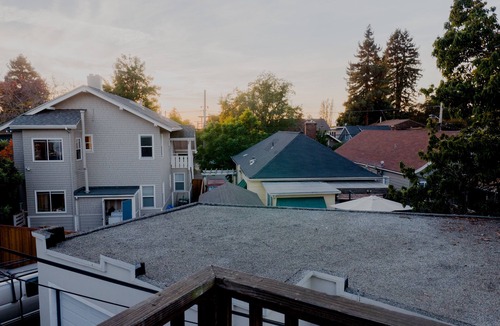 Piedmont House | Sunny Spacious House in Vibrant Berkeley/Oakland Rockridge