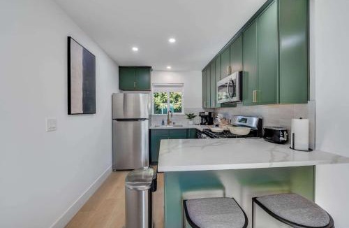 Sunnyvale West House | Sunnyvale 1BR Parking Tech Area Work-Ready