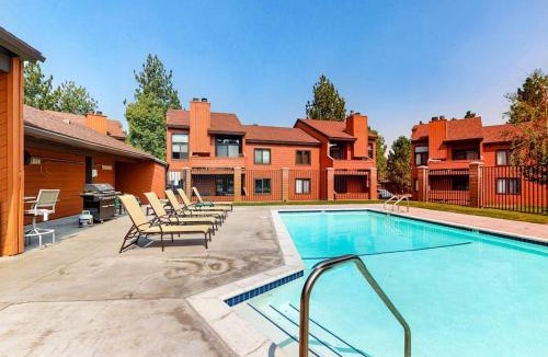 Mammoth Lakes Apartment | Sunrise 8