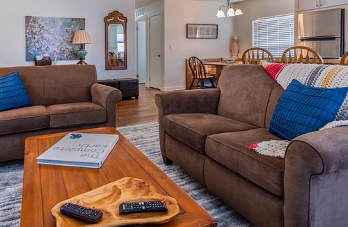 Bradley House | Sunset Deck + Boat Parking | Near Paso Robles | The J's Nest Cottage