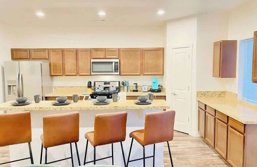 Fernley House | Sunset Haven-20 Min to USA Pkwy|Pets OK,9 Beds