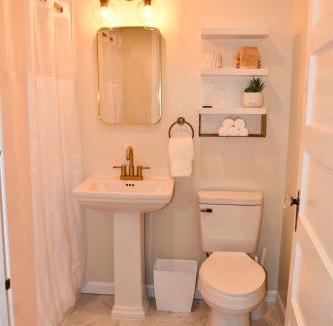 McLeod Ski Chalet | Sunset Row Cottage