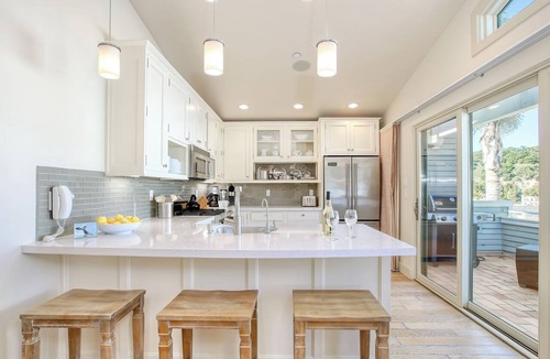 Avila Beach Condo | Sunsetter in Avila Beach - 2 min walk to beach, located in Ocean 17