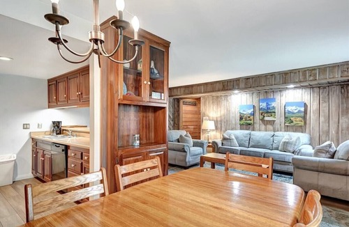 Mammoth Lakes Condo | Sunshine Village 157: Pet Friendly, Centrally Loca