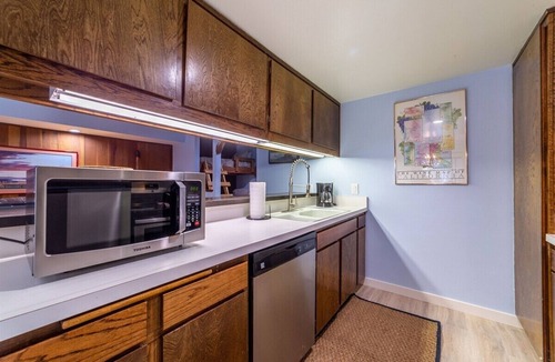 Mammoth Lakes Condo | Sunshine Village 103: Pet Friendly, Close to Sierr