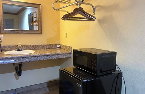 Los Banos Hotel | Sunstar Inn Los Banos near I-5