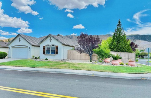 Reno House | Sunview House/Sleeps 16