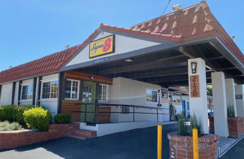 North Fremont Street Hotel | Super 8 by Wyndham Monterey