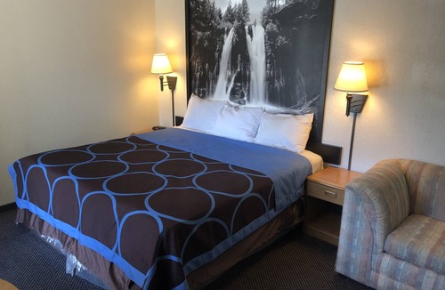 Red Bluff Hotel | Super 8 by Wyndham Red Bluff