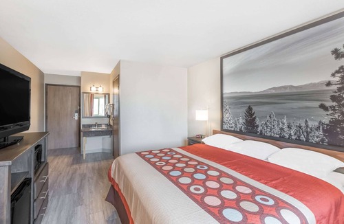 Enterprise Hotel | Super 8 by Wyndham Redding