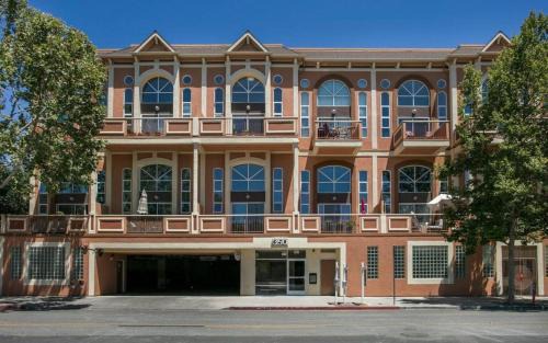San Jose House | Super Bowl Condo 12 Min Walk to Light Rail