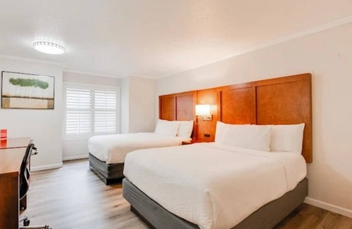 North Whisman Hotel | Super Bowl Stay at Ramada Inn Mountain View. 2 Queens Perfect!