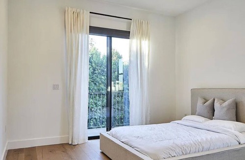Tarzana House | super nice Mid term property in Tarzana