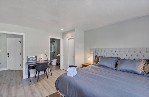 Spring Valley Apartment | Superhost 5 Star Service with 2 Bedrooms