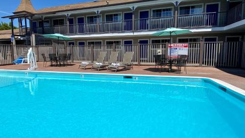 Westside Santa Cruz Hotel | SureStay Hotel by Best Western Santa Cruz