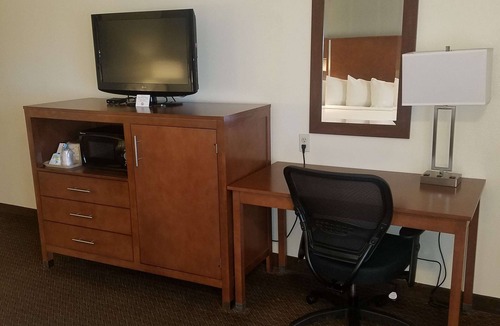 Hollister Hotel | SureStay Hotel by Best Western Hollister