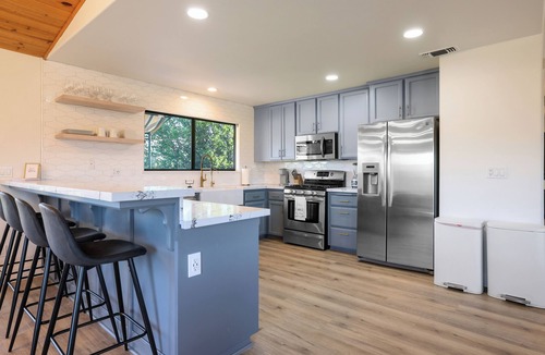 Oak Shores House | Surf Shack at Lake Nacimiento with Private Slip!