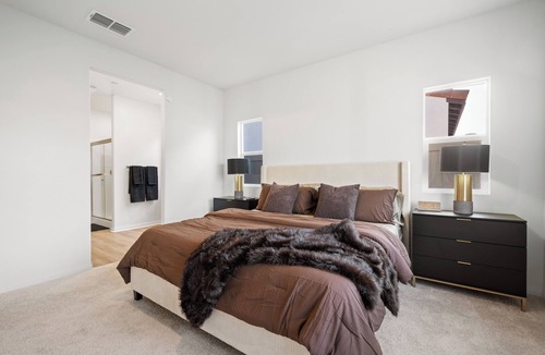 Pumpkin Center House | SW Bakersfield -New House! LUXE, New furniture & appliances