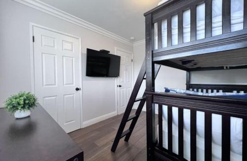 Hermosa Village House | Swanky 5 bedroom 45 bath home (3 Master Suites)