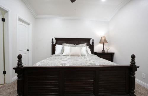 Hermosa Village House | Sweet 5 Bedroom, 4 Bath Pool Home 1/2 Mile Walk To Disney