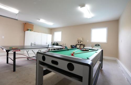 Hermosa Village House | Sweet 5 Bedroom, 4 Bath Pool Home 1/2 Mile Walk To Disney