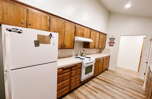 Sierra Cedars House | Sweet Haven: 3 Bedroom+Loft, AC, and outdoor fun!