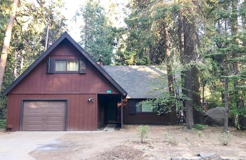 Sierra Cedars House | Sweet Haven: 3 Bedroom+Loft, AC, and outdoor fun!