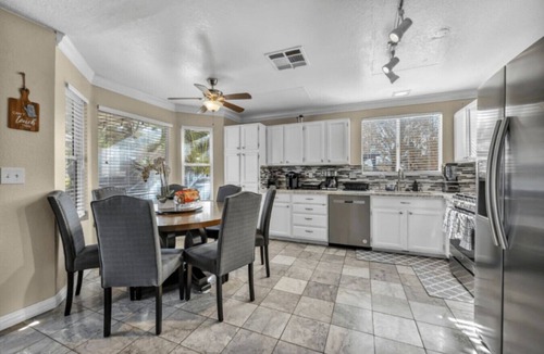 Las Vegas House | Swim, Play, Cook | Las Vegas Getaway