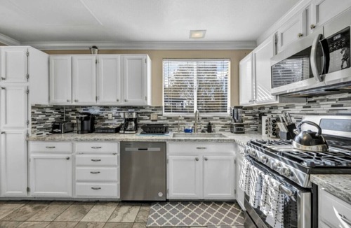 Las Vegas House | Swim, Play, Cook | Las Vegas Getaway