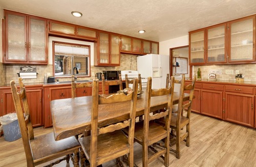 Big Bear Lake Cabin | Swiss Delight Family Retreat w/Hot Tub + Games