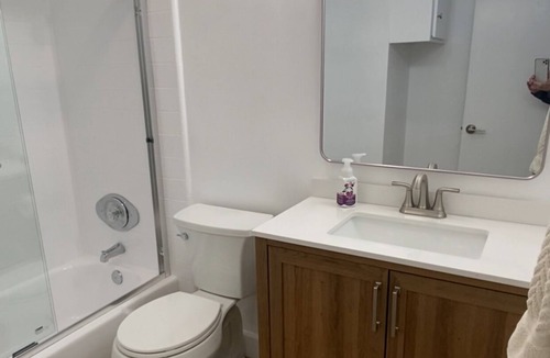 Glendale Apartment | t Brand new floors, dishwasher, stove, oven, hood, baths & 1 mile walk to Mall.