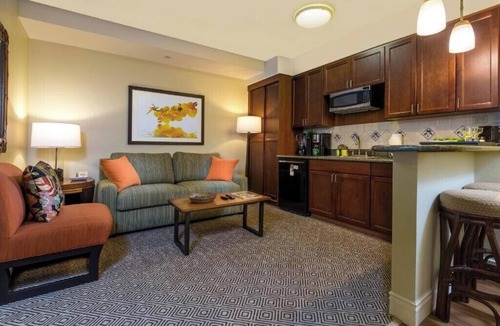 Enterprise Condo | Tahiti Village 1BR Condo
