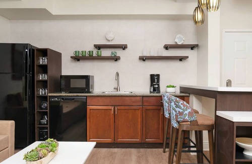Las Vegas Resort | Tahiti Village Resort – 1BR Condo with Tropical Pool Oasis