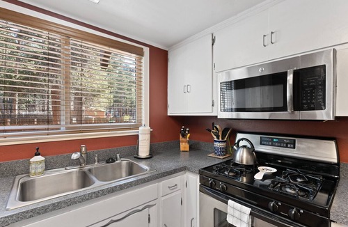 Rancho Bijou House | Tahoe Cabin | BBQ | Patio | Pet Friendly
