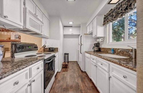 Incline Village Condo | Tahoe Condo | Renovated Baths + Pool Access