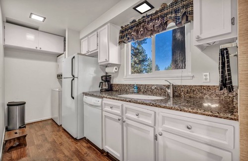 Incline Village Condo | Tahoe Condo | Renovated Baths + Pool Access