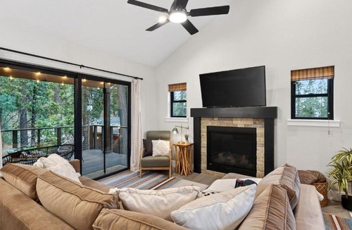 Lincoln Park House | Tahoe Glen by AvantStay