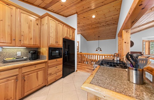 Tahoe Pines House | Tahoe Grand Luxury West Shore - Pet Friendly + Hot Tub Walk to Beach!