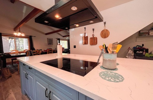 Country Club Estates House | Tahoe Living at the Forest’s Edge - 2BR + Loft, Near Heavenly & Beaches