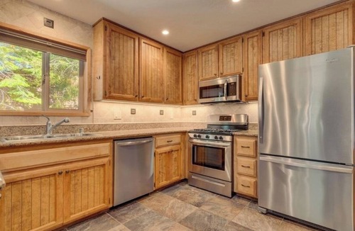 Tahoma Cabin | Tahoe Sugarlodge Near Trails, Beach & Homewood
