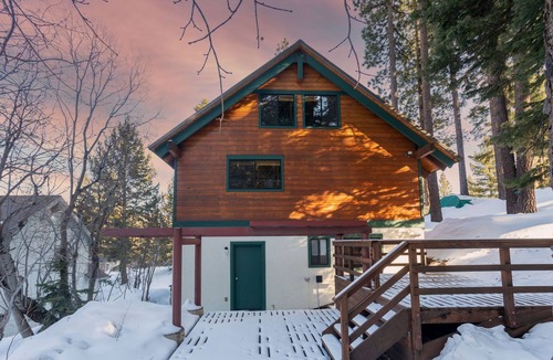 Incline Village Cottage | Tallac by Avantstay Secluded & Woodsy Tahoe Cabin in Incline Village