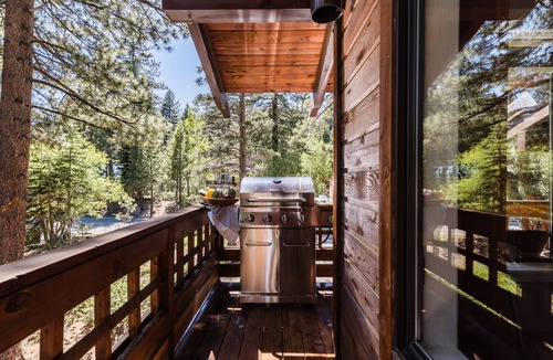 Incline Village Cabin | Tarly by AvantStay | 5mins To Diamond Peak Skiing w/Hot Tub in Incline Village