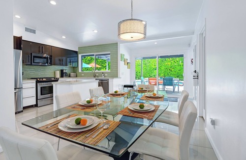 Sunrise Vista Chino House | Teal and Tangerine Retreat, Movie Colony East, Hot Tub, Pool, Dog Ok