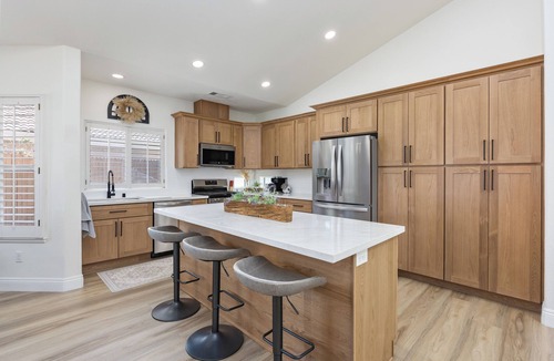 Greenacres House | Terrific 3-bedroom home with AC in quiet Bakersfield Cul-de-sac. Great Location