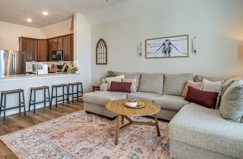 Bryan House | Texas A&M Game Day Hub: Family Retreat w/Yard