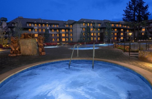Stateline Resort | Thanksgiving Week - Marriott Timber Lodge with Full Amenities @ Heavenly Village