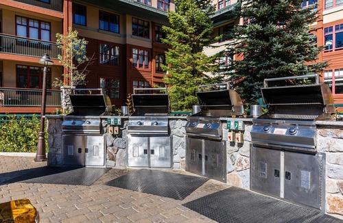 Stateline Resort | Thanksgiving Week - Marriott Timber Lodge with Full Amenities @ Heavenly Village