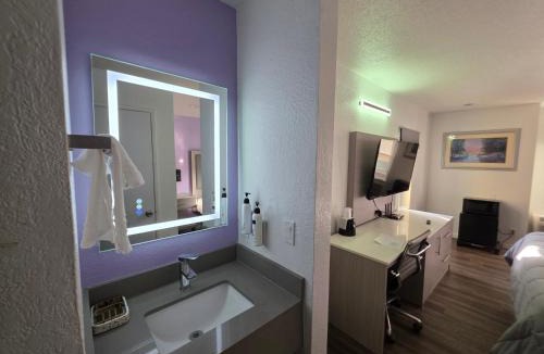 Westside Santa Cruz Hotel | The Aqua Pacific Hotel