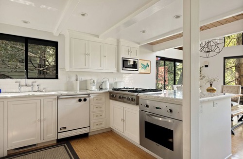 Cedar Glen Cabin | The Arrowhead Pearl an A-Frame+Lake View+Walk to Lake, Village, and Trail cabin