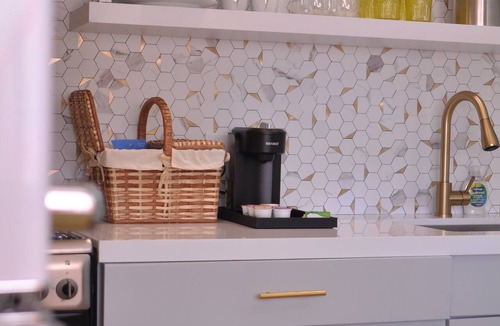Baristo Hotel | The Audrey Suite · Dog-Friendly Yard & Pool, PS